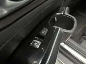Kia Sorento (2021) thumbnail 23