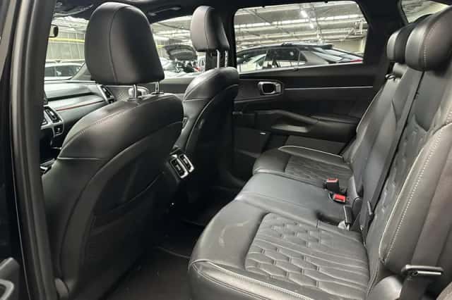 Kia Sorento (2021) thumbnail 24