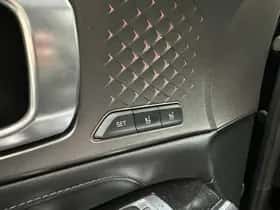 Kia Sorento (2021) thumbnail 4
