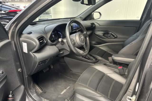 Toyota Yaris Cross (2022) thumbnail 2