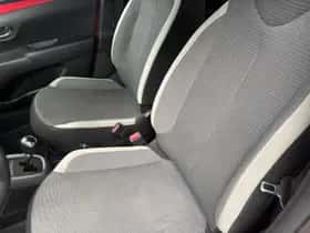 Toyota Aygo (2020) thumbnail 2