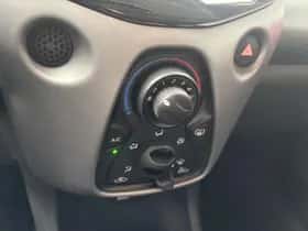 Toyota Aygo (2020) thumbnail 8
