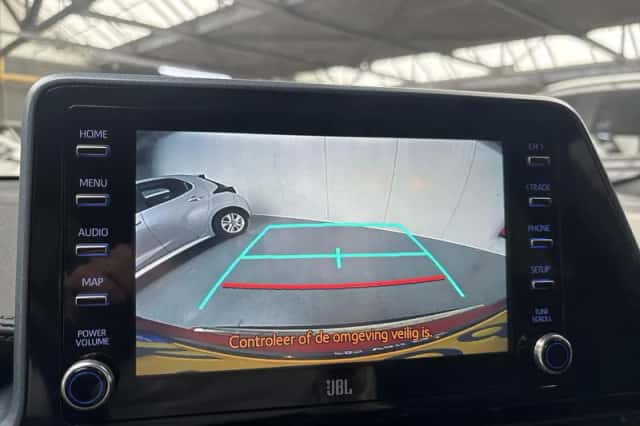 Toyota C-HR (2021) thumbnail 12