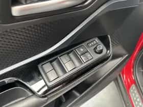 Toyota C-HR (2021) thumbnail 5