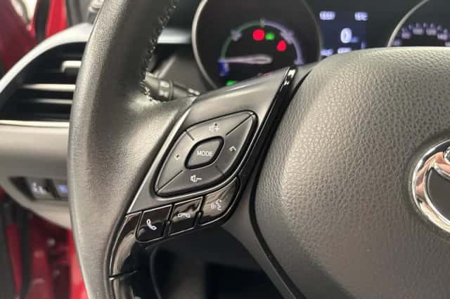 Toyota C-HR (2021) thumbnail 8