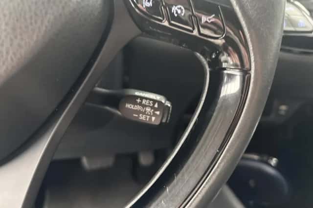 Toyota C-HR (2021) thumbnail 10