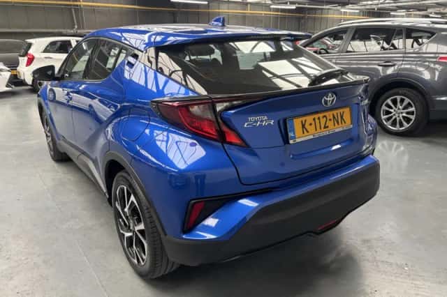 Toyota C-HR (2021) thumbnail 16