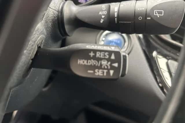 Toyota C-HR (2021) thumbnail 23