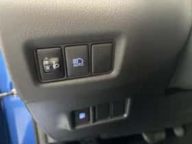 Toyota C-HR (2021) thumbnail 5