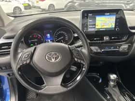 Toyota C-HR (2021) thumbnail 6