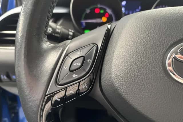 Toyota C-HR (2021) thumbnail 7