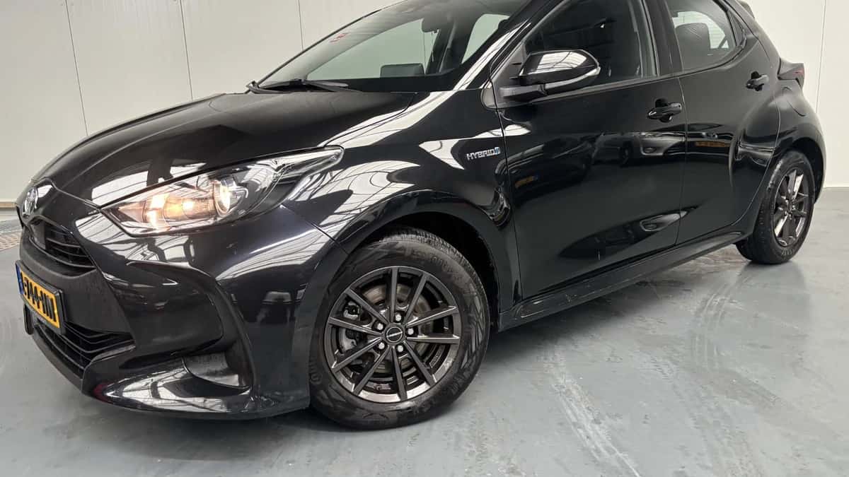 Toyota Yaris (2021) — foto 1