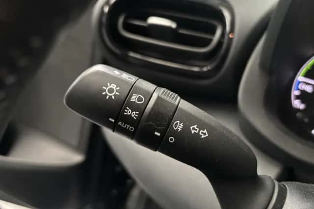 Toyota Yaris (2021) thumbnail 11