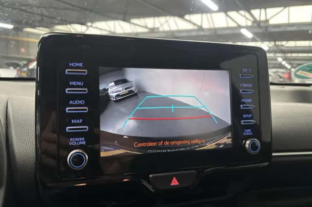 Toyota Yaris (2021) thumbnail 16