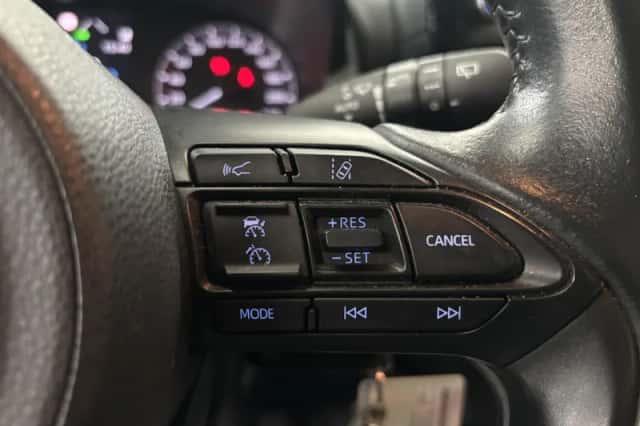 Toyota Yaris (2021) thumbnail 8