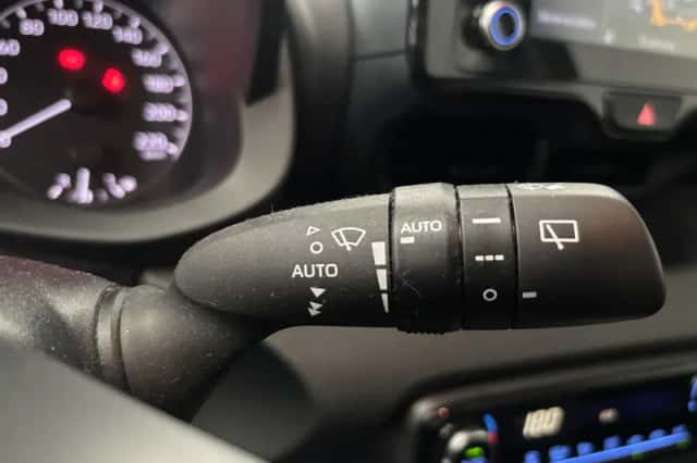 Toyota Yaris (2021) thumbnail 10