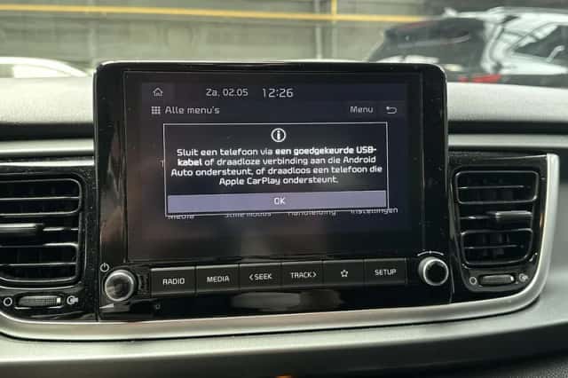 Kia Rio (2023) thumbnail 11