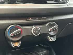Kia Rio (2023) thumbnail 13
