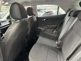 Kia Rio (2023) thumbnail 14