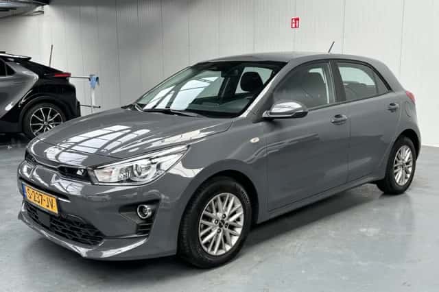 Kia Rio (2023) thumbnail 18