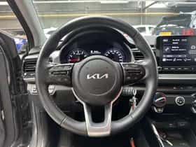 Kia Rio (2023) thumbnail 10