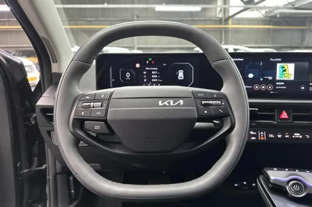 Kia EV6 (2025) thumbnail 12