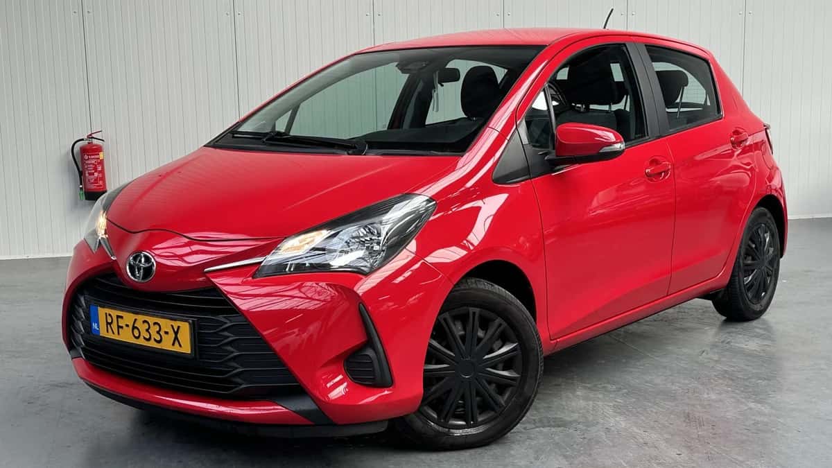 Toyota Yaris (2017) — foto 1