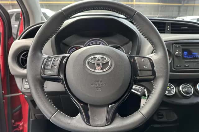 Toyota Yaris (2017) thumbnail 11