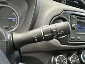 Toyota Yaris (2017) thumbnail 8