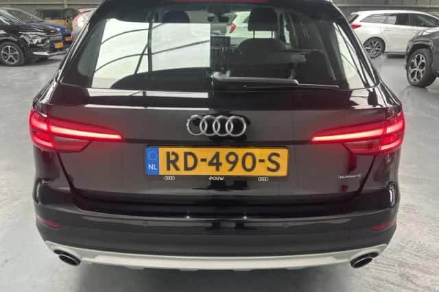 Audi A4 (2017) thumbnail 30