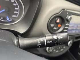 Toyota Yaris (2017) thumbnail 11