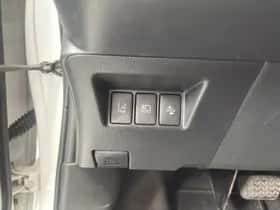 Toyota Yaris (2017) thumbnail 14
