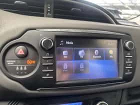 Toyota Yaris (2017) thumbnail 18
