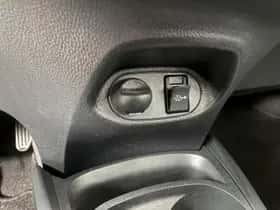 Toyota Yaris (2017) thumbnail 19