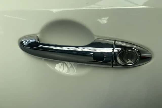 Kia Picanto (2022) thumbnail 2
