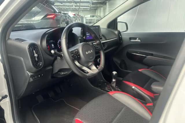 Kia Picanto (2022) thumbnail 3