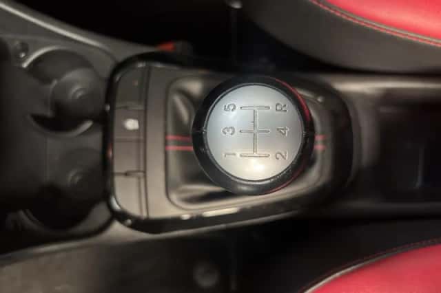 Kia Picanto (2022) thumbnail 23