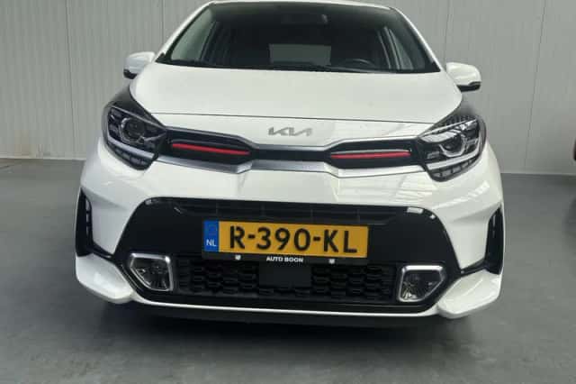Kia Picanto (2022) thumbnail 24