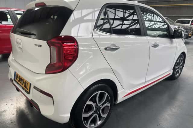 Kia Picanto (2022) thumbnail 25