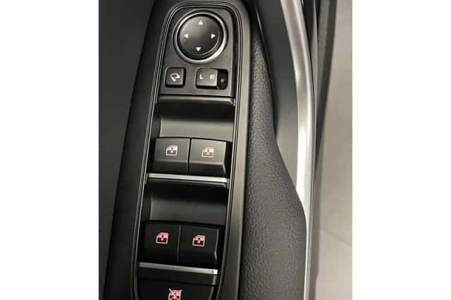 Kia XCeed (2024) thumbnail 4
