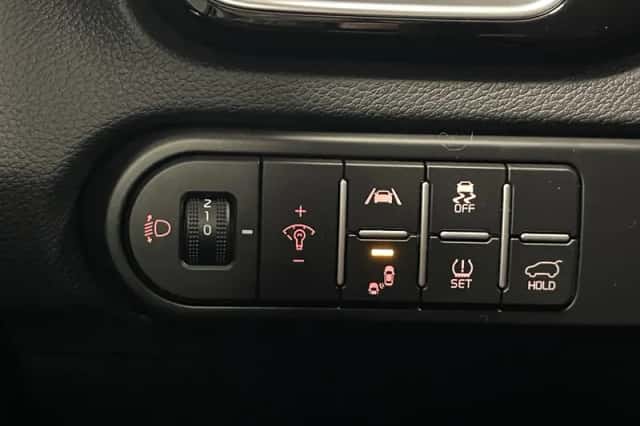Kia XCeed (2024) thumbnail 5