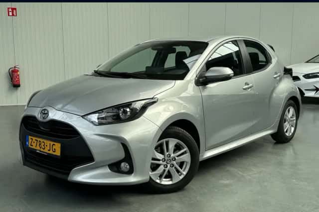 Toyota Yaris (2024) thumbnail 1