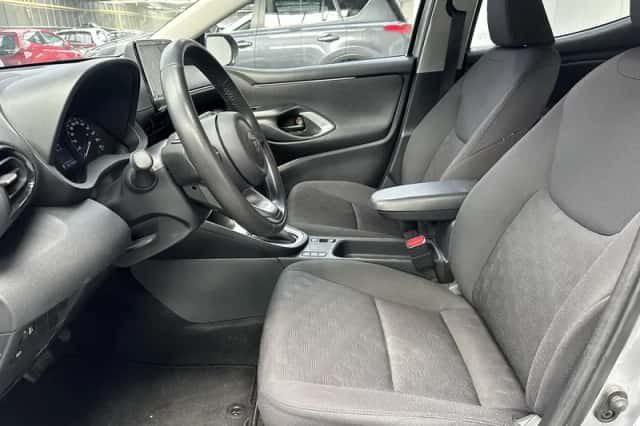 Toyota Yaris (2024) thumbnail 2