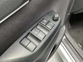 Toyota Yaris (2024) thumbnail 3
