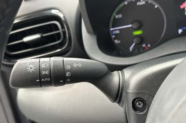 Toyota Yaris (2024) thumbnail 5