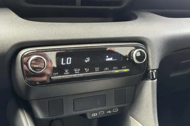 Toyota Yaris (2024) thumbnail 10
