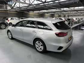 Kia Ceed Sportswagon (2023) thumbnail 17