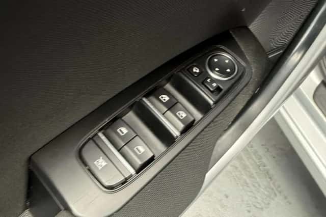 Kia Ceed Sportswagon (2023) thumbnail 4