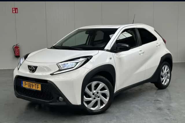 Toyota Aygo (2022) thumbnail 1
