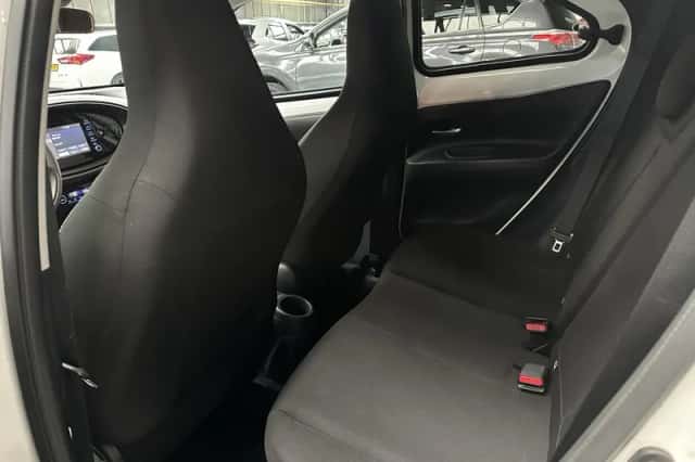 Toyota Aygo (2022) thumbnail 16